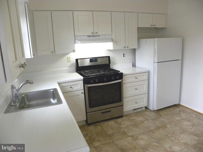 Photo - 123 S West St