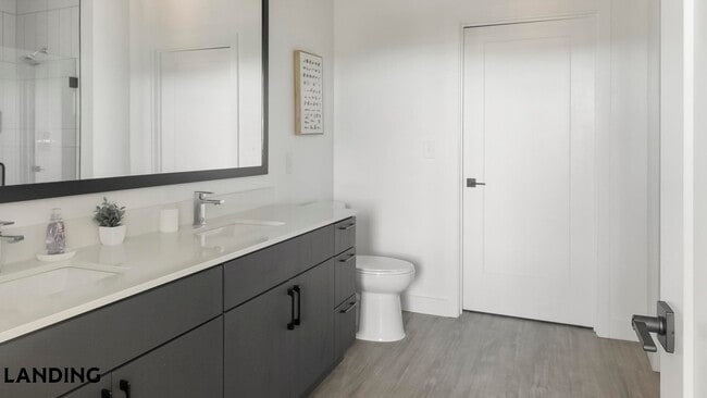 Photo - 1007 S Mint St Unidad 814