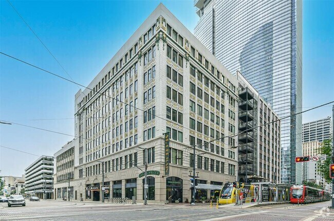 Building Photo - 705 Main St Rental