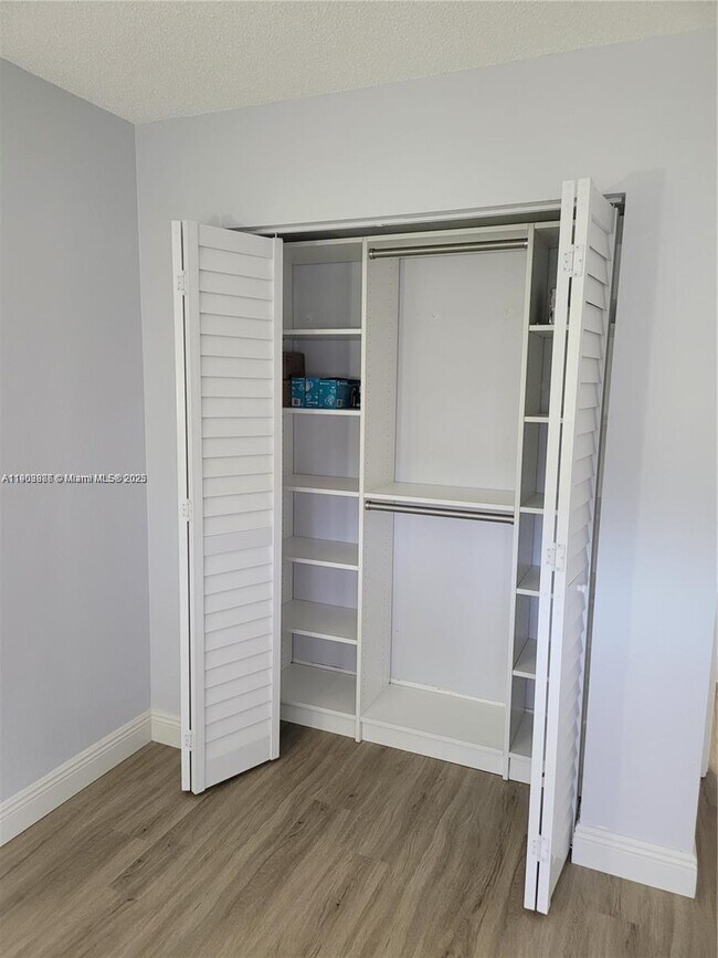 Photo - 4440 NW 107th Ave Unidad 304-7