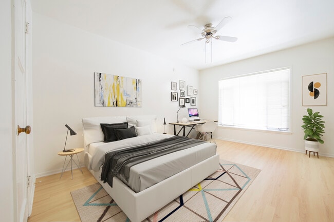 Photo - Gayley Manor Apartments