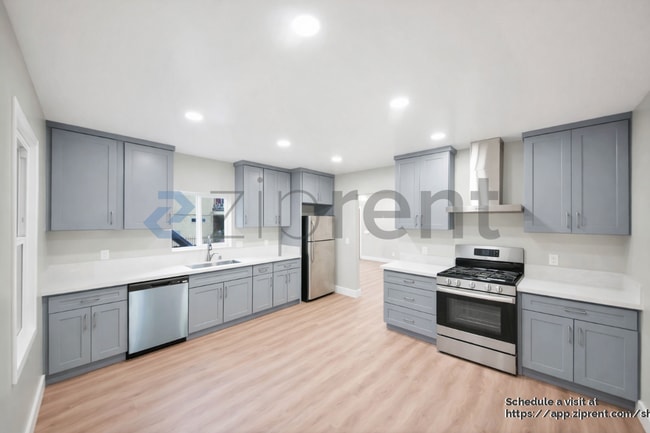 Photo - 1617 W 24th St