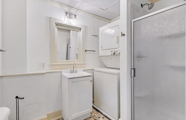Bathroom - 222 N Eagle St Unit 2 South Apt 4