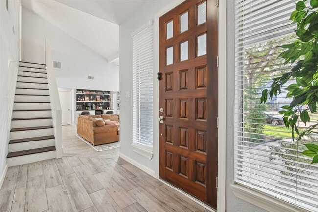 Building Photo - 14115 Briarhills Pkwy Rental