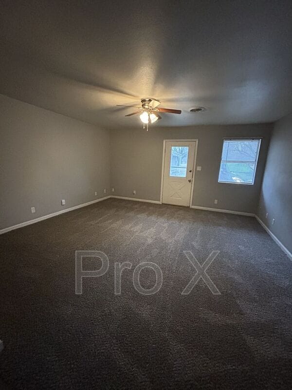 Photo - 1301 E 9th St