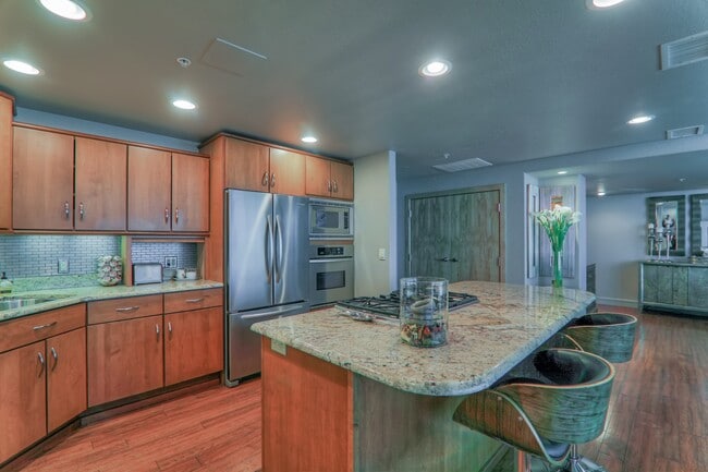 Photo - Fully Furnished Penthouse in Citywalk Down...