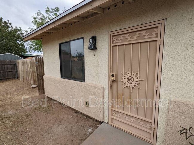 3310 E Bermuda St Unit 2