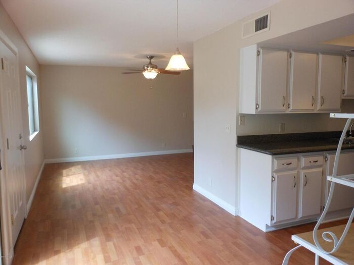 Photo - One month Free on OAC and 13 month lease.Location!! Minutes from Old Town Scottsdale, Fashion Squ...