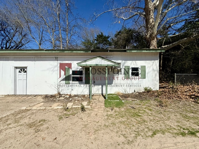 Photo - Now Available: 2 Bedroom, 1 Bath Home in Tyler, TX! Unit B