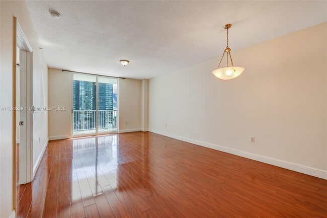 Photo - 1250 S Miami Ave Unidad Apt 1010