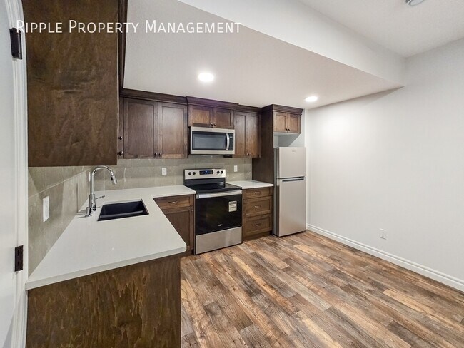 Photo - AMAZING 2 BEDS/ 1 BATHS LOWER UNIT ONLY!