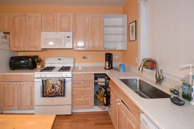 Photo - 3731 N Janssen Ave Unit J09P