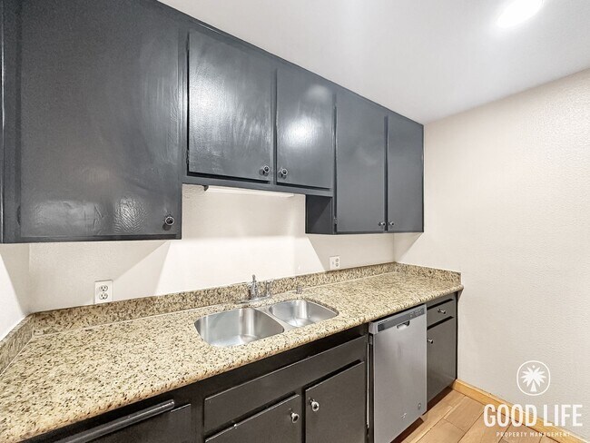Photo - Spacious 2B 2BA Condo with AC and Large Patio! Unit 117