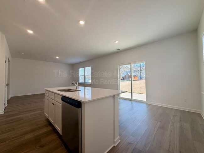 Photo - 100 Saddlebred Wy