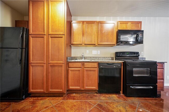 Photo - 301 W 38th St Unit 101