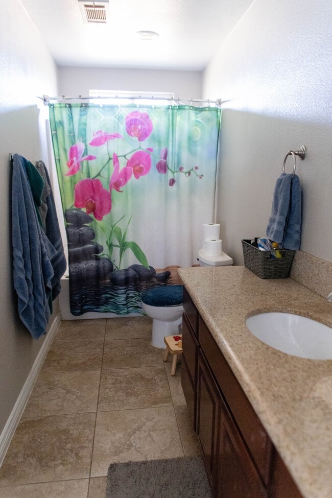 Baño principal - 12072 Pacific Rd