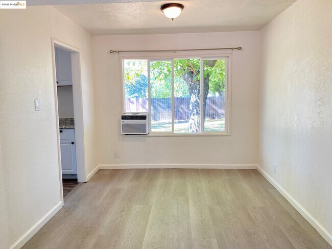 Photo - 230 Cleaveland Rd