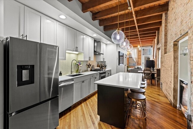 Photo - 616 W Fulton St