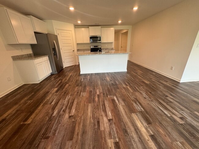 Photo - 216 Brooks Ln