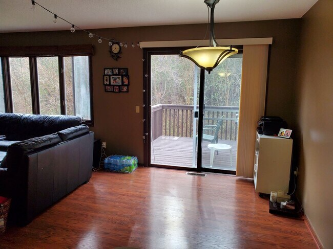 Photo - 9265 Dartford Rd