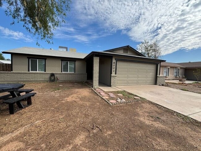 Building Photo - READY TO VIEW NOW! Spacious 3 Bed 1 Bath H... Rental