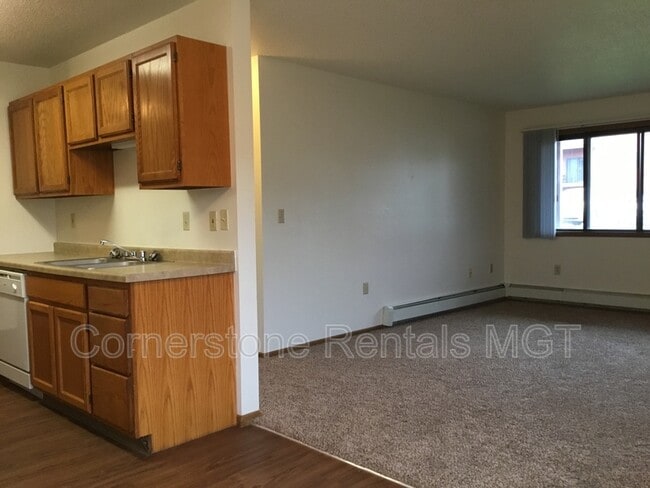 Photo - 1401 12th St E