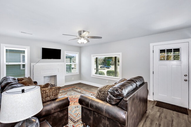 Photo - 2604 Holmes Ave NW