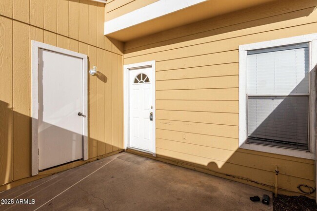 Photo - 1970 N Hartford St