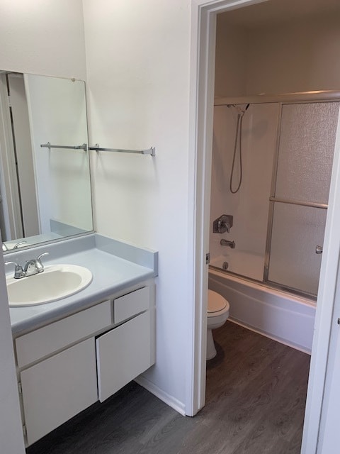 Photo - 5444 Bellingham Ave Unidad Great1st Floor with Patio
