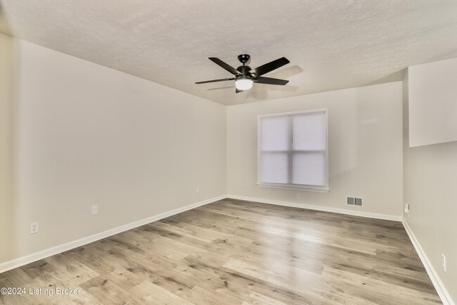 Photo - 9104 Royal Oak Dr