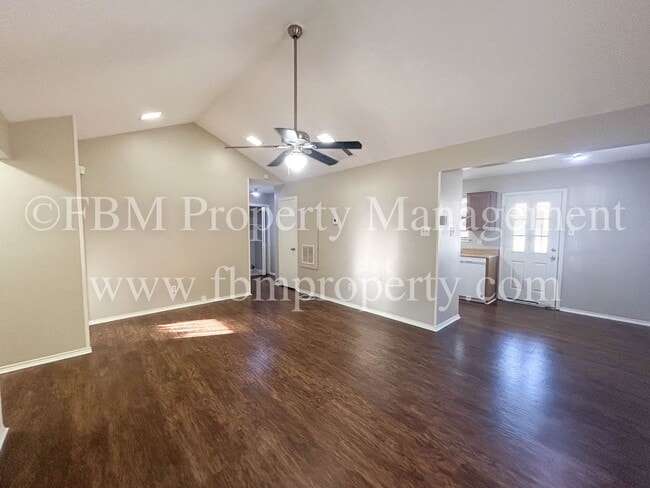 Photo - 701-703 Hillcrest Ct Unidad 703
