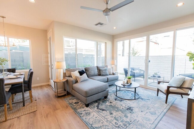 Building Photo - 3726 E Flower St