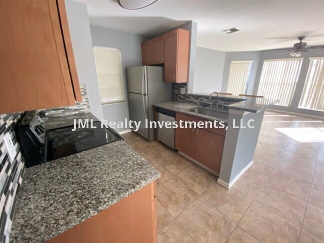 Photo - 2 bedroom 2 bath 1st floor condo in the Hi...