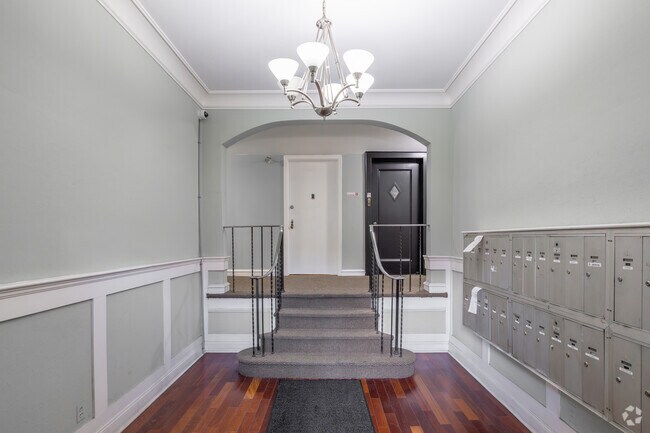 Lobby - Melrose Court Apartments