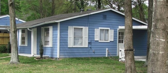 Photo - 410 Shirlington Rd