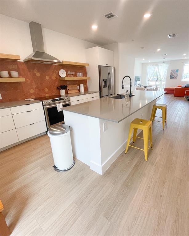 Building Photo - 2709 E 5th St. Unit 1201