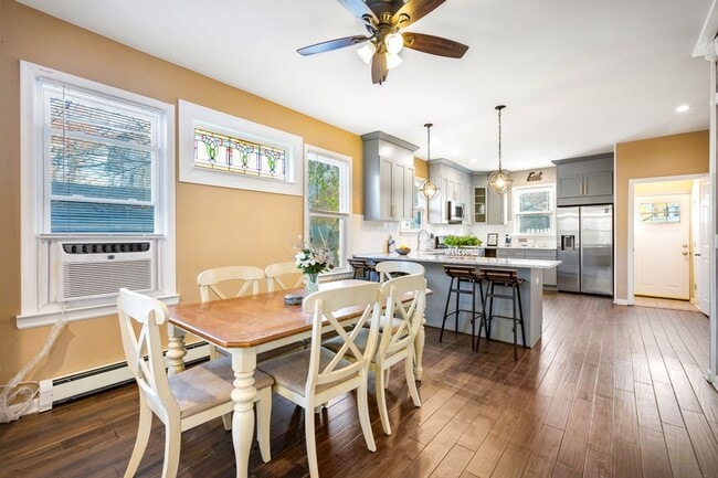 Photo - 1054 Hunterdon St