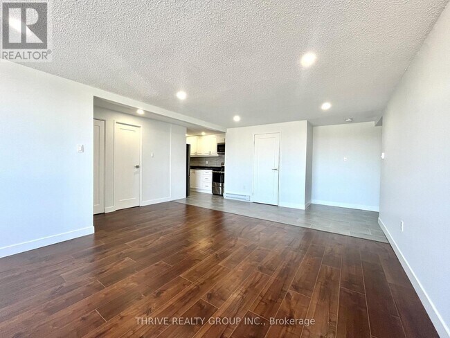 Photo - 1288 Commissioners Rd W Unit 302