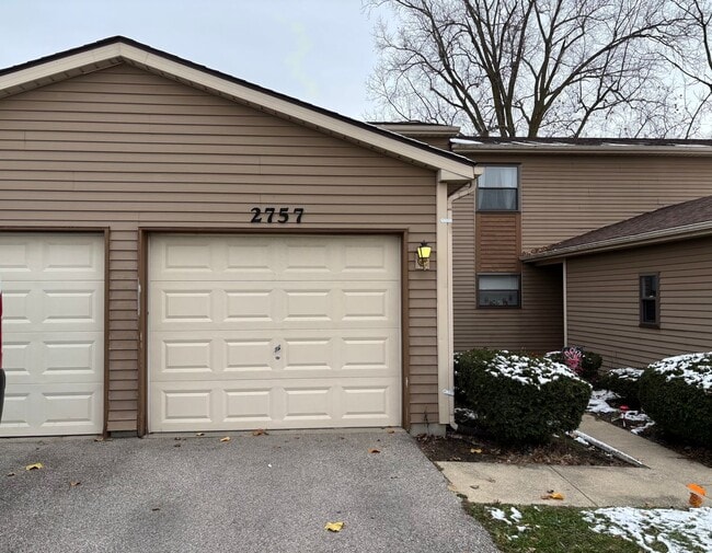 Building Photo - 2755-2761 Scarlet Oak Unit 2757