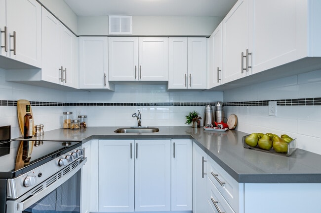 Photo - 550 Jarvis St