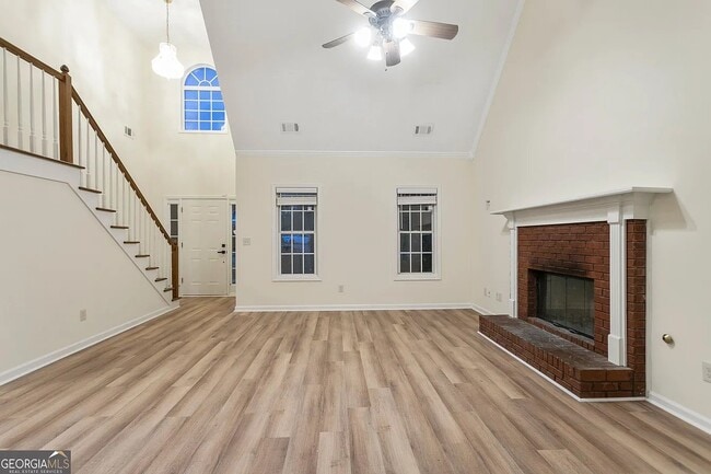 Photo - 160 Windward Dr