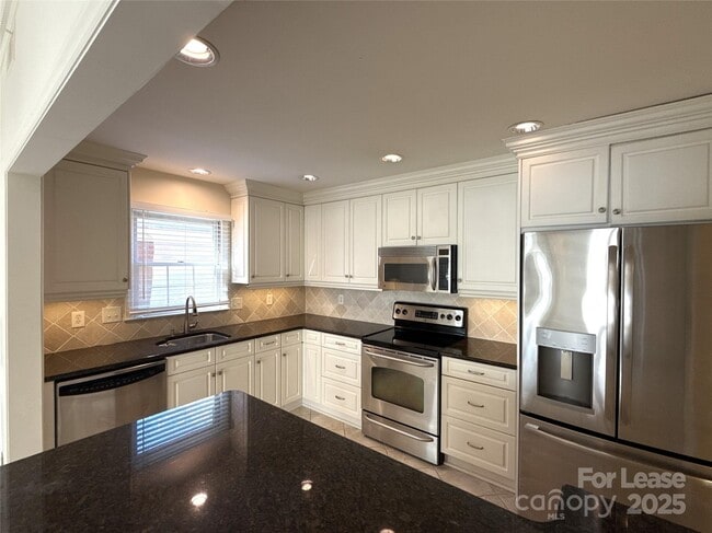 Photo - 1016 Queens Rd Unit A