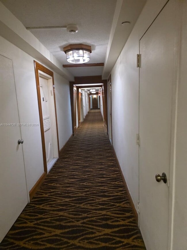 Building Photo - 18151 NE 31st Ct Unit 2009