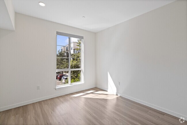 2BR, 2BA - 1,012SF - Primary Bedroom