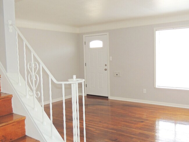 Photo - 710-712 E. 222nd St. Unidad 712