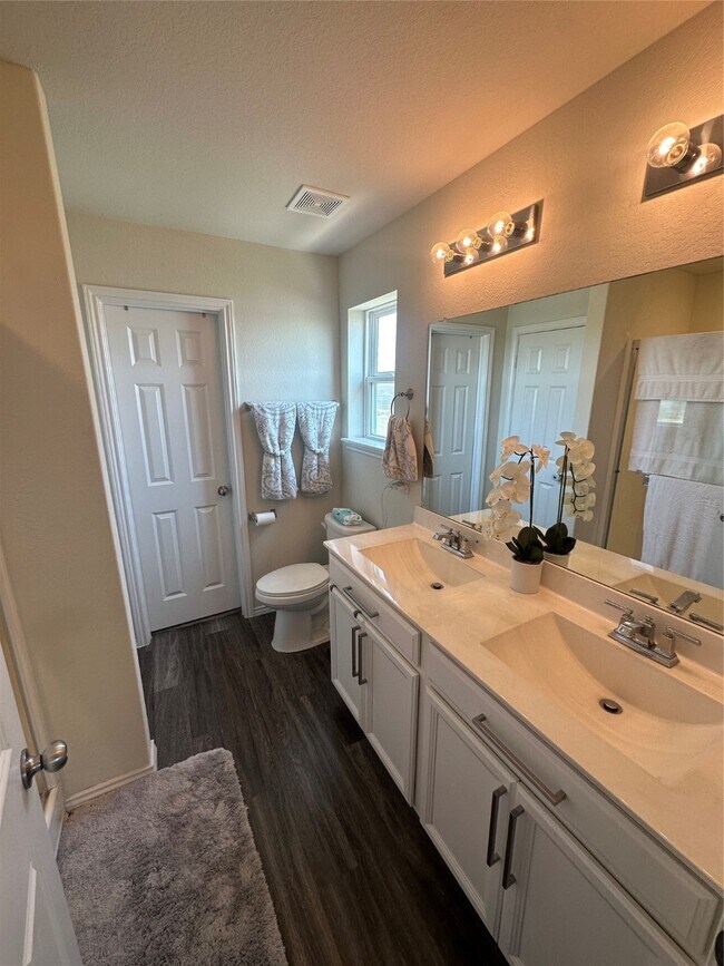 Building Photo - 5730 Pampus Prairie Rd