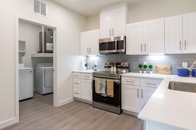 901 Rendon