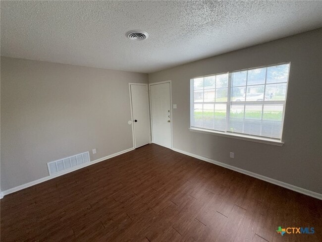Photo - 1205 Kathey Dr