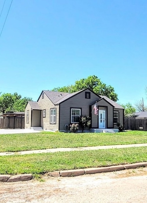 Photo - 1558 Chestnut St House