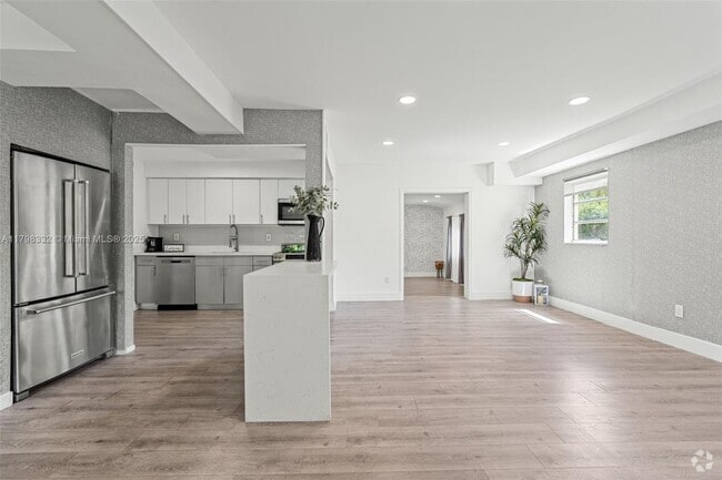 Building Photo - 10401 NE 2nd Ave Rental